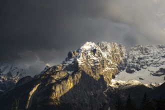 Atmospheric detailed view of the Sorapis mountain group in the evening light, Punta Sorapiss,