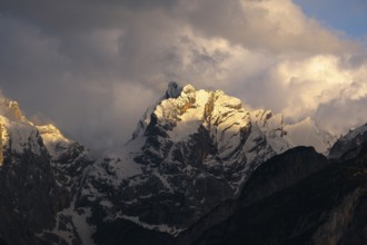 Atmospheric detailed view of the Sorapis mountain group in the evening light, Punta Sorapiss,