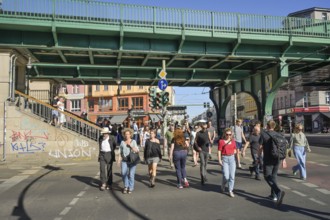 Pedestrians, pedestrian crossing, Eberswalder Straße, Prenzlauer Berg, Pankow, Berlin, Germany !!!