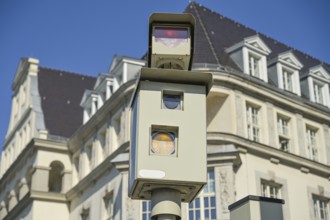 Speed camera, speed camera box, Reichpietschufer, Tiergarten, Mitte, Berlin, Germany