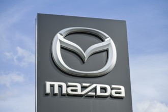 Logo Mazda, car dealership, Berlin, Germany