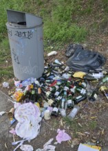 Dirty corner, waste glass, rubbish bin, Berlin, Germany