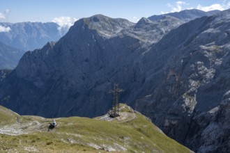 Dismantling of the old 220 kV power line at the Torscharte at the transition towards the