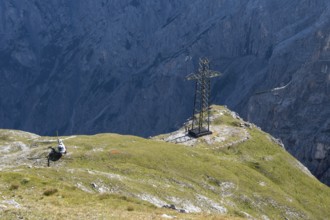 Dismantling of the old 220 kV power line at the Torscharte at the transition towards the