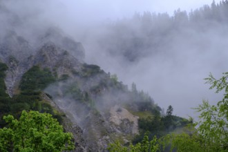 Fog, rain clouds between rocks, Gramai Alm, Karwendel, near Pertisau, Tyrol, Austria