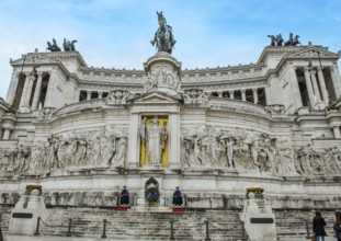 National Monument to King Victor Emmanuel II, Monument Vittorio Emanuele with Altare della Patria