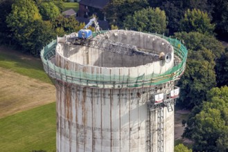 Aerial view, construction site with dismantling work on a tower of the Voerde power plant, Möllen,