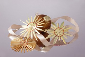 Christmas decoration, Christmas tree baubles, home-made straw stars, Germany