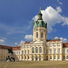 Charlottenburg Palace, city side on Spanndauer Damm with courtyard of honour and equestrian statue