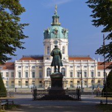 Charlottenburg Palace on Spanndauer Damm, seen from the Schlosstasse with the monument to Albrecht