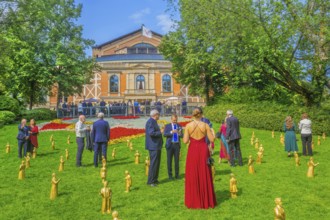 Festival theatre on the Green Hill with festival guests, festival city of Bayreuth, Upper