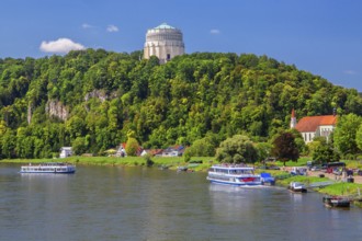 Liberation Hall over the Danube with excursion boats, Kelheim, Danube Valley, Lower Bavaria,