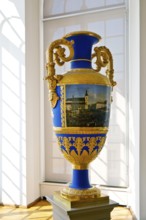 Monumental vase from the Imperial Porcelain Manufactory of St Petersburg, Charlottenburg Palace,