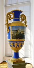 Monumental vase from the Imperial Porcelain Manufactory of St Petersburg, Charlottenburg Palace,