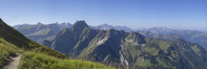 Mountain panorama from Laufbacher-Eckweg to Höfats, 2259m, Allgäu Alps, Allgäu, Bavaria, Germany