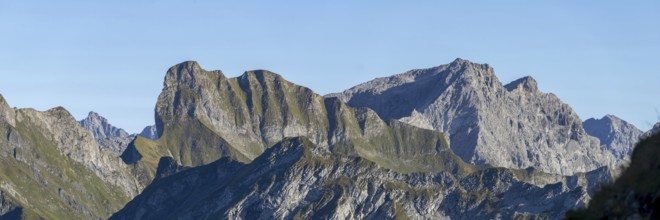 Mountain panorama from Koblat Höhenweg to Schneck, 2268m, behind Großer Wilder, 2379m, Allgäu Alps,
