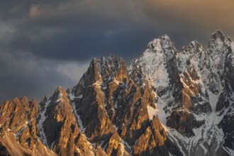Close-up of mountain peaks of the Haunold Group in the evening light, Haunold, Haunold Group, San