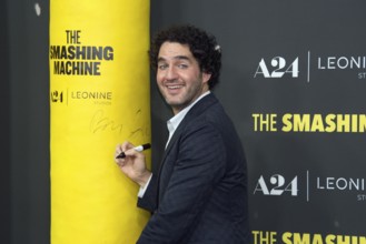Director Benny Safdie, THE SMASHING MACHINE, Red Carpet for the German premiere at ZOO PALAST,