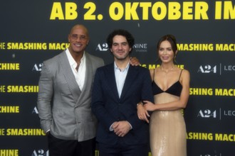 Dwayne Johnson, Emily Blunt and director Benny Safdie, THE SMASHING MACHINE, Red Carpet for the