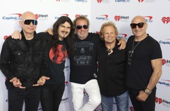 Joe Satriani, Michael Anthony, Sammy Hagar, Kenny Aronoff and Rai Thistlethwayte at the 2025