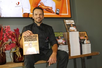 Chef Steffen Henssler at the presentation of his new cookbook HENSSLERS SCHNELLE NUMMER - mornings,