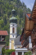Houses and parish church St. Pankratius, Reit im Winkl, Chiemgau, Upper Bavaria, Bavaria, Germany