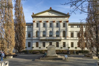 The former Haus der Erholung, now the mon ami youth and cultural centre on Goetheplatz in Weimar,
