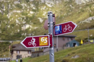 Bike route, signpost at Mätteli, ascent to the Gotthard Pass, Uri, Switzerland