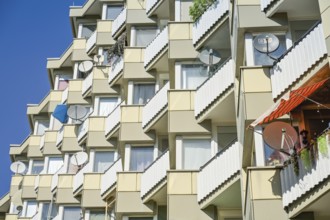 Residential building, prefabricated building, balconies, Toeplerstraße, Charlottenburg-Nord,