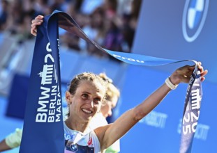 Fabienne Koenigstein best German runner with a time of 02:22:17 hours at the Berlin Marathon 2025