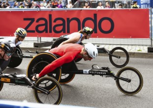 The handbikers start at the Berlin Marathon 2025
