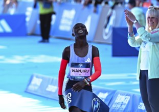 Rosemary Wanjiru is the fastest woman at the 51st Berlin Marathon. The Kenyan wins the Berlin