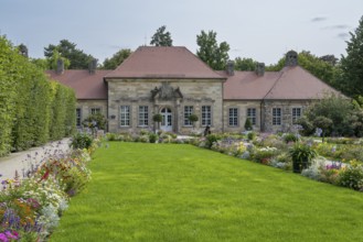 Old Castle, Hermitage, flowerbeds, Bayreuth, Upper Franconia, Franconia, Bavaria, Germany