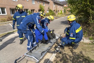 Rescue of people from a car that has crashed into a house, large-scale exercise FÜLEX25, of the
