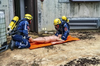 Rescue and recovery of people in an area possibly affected by hazardous substances, operation under