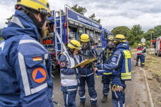 Rescue and recovery of people in an area that may be affected by hazardous substances, use of
