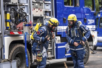 Rescue and recovery of people in an area that may be affected by hazardous substances, equipping in