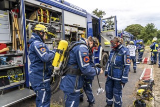 Rescue and recovery of people in an area that may be affected by hazardous substances, equipping in