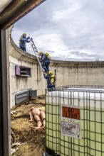 Rescue and recovery of people in an area possibly affected by hazardous substances, operation under