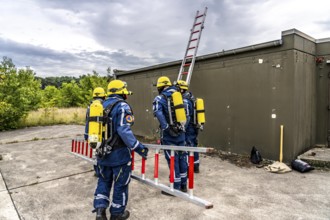 Rescue and recovery of people in an area possibly affected by hazardous substances, operation under