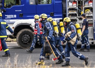 Rescue and recovery of people in an area possibly affected by hazardous substances, operation under