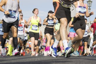 Runners on the Moltke Bridge at the 51st BMW Berlin Marathon 2025 on 21 September 2025