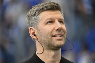TV pundit Thomas Hitzlsperger, portrait smiles, looking up, Bundesliga football, PreZero Arena,