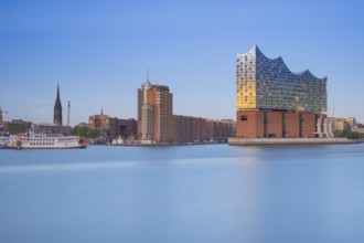 View over the Norderelbe to the Elbphilharmonie, long exposure, Hamburg, Germany