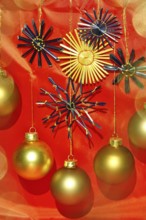 Christmas decoration, Christmas tree baubles, home-made straw stars, Germany