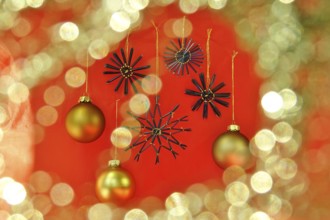 Christmas decoration, Christmas tree baubles, home-made straw stars, Germany