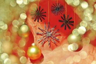 Christmas decoration, Christmas tree baubles, home-made straw stars, Germany