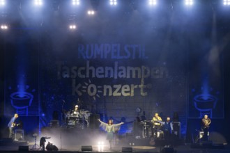 The band Rumpelstil consisting of Jörn Brumme (boss / voc, fl, git), Peter Schenderlein (director /