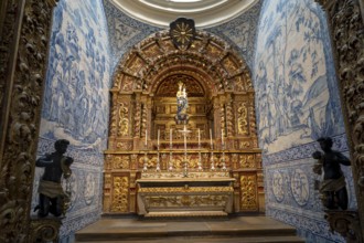 Faro, the cathedral of Faro, nave, interior, altars, Algarve, Portugal