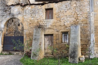Historic house façade, yellow sandstone, Marville, Renaissance village, Département Meuse, Grand